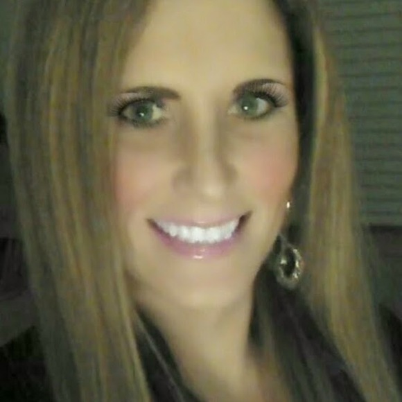 Meet your Posher, Michelle - Picture 1 of 1